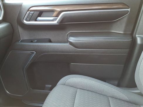 Used 2022 Chevrolet Silverado 1500 LT AWD/4WD image 24