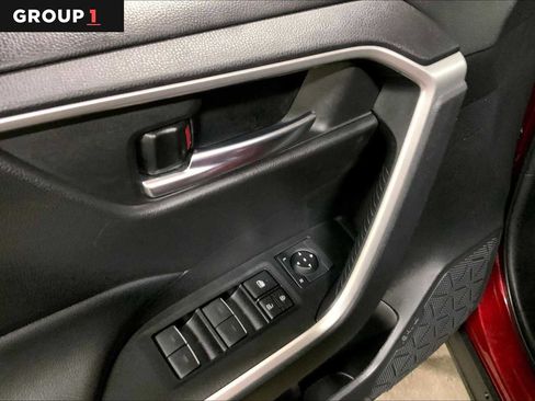 Used 2022 Toyota RAV4 XLE image 35