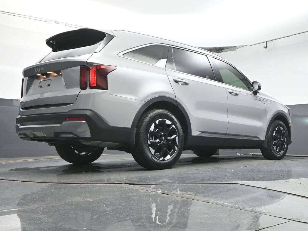 Used 2025 Kia Sorento S w/ Panoramic Sunroof Package FWD image 38