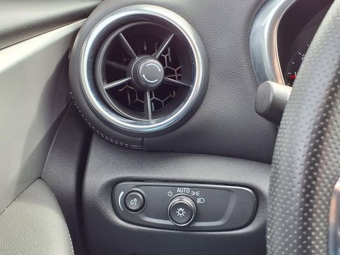 Used 2025 Chevrolet Blazer LT image 29