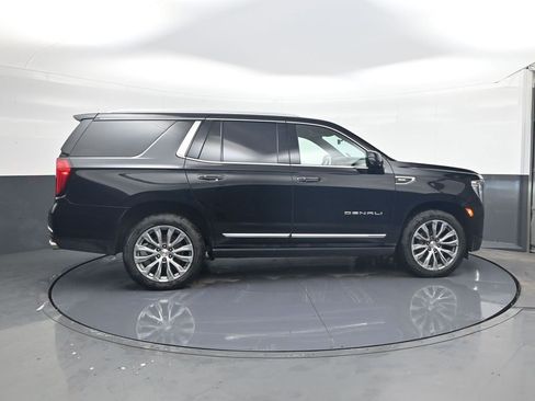 Used 2021 GMC Yukon Denali w/ Denali Premium Package image 8