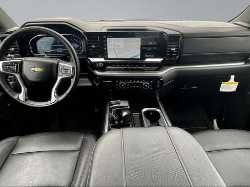 Used 2025 Chevrolet Silverado 1500 LTZ AWD/4WD image 9