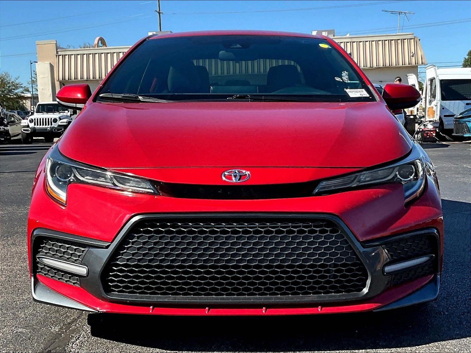 Used 2021 Toyota Corolla SE FWD image 2