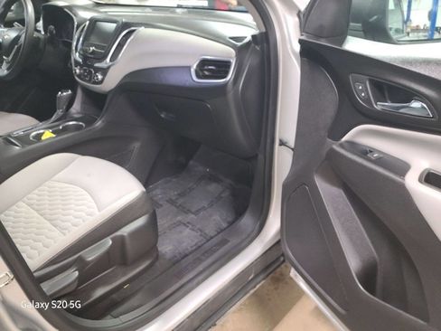 Used 2018 Chevrolet Equinox LS image 17