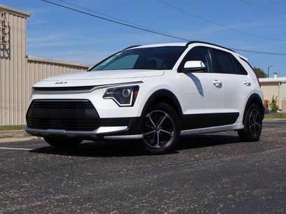 New 2025 Kia Niro EX