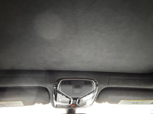 Used 2018 BMW 750i image 7