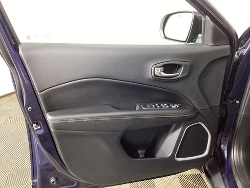 Used 2019 Jeep Compass Latitude AWD/4WD image 15