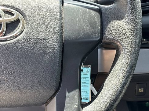 Used 2017 Toyota Tacoma SR RWD image 20