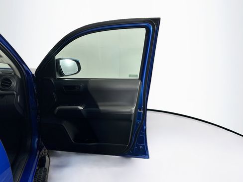 Used 2018 Toyota Tacoma SR5 image 30