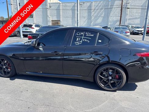 Used 2020 Alfa Romeo Giulia w/ Nero Edizione RWD image 8