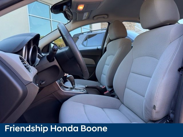 Used 2015 Chevrolet Cruze LT FWD image 18