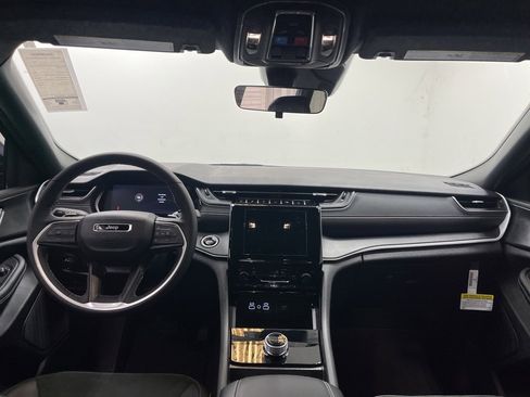 New 2025 Jeep Grand Cherokee Altitude image 6