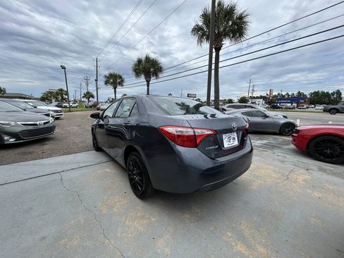 Used 2016 Toyota Corolla LE FWD image 2