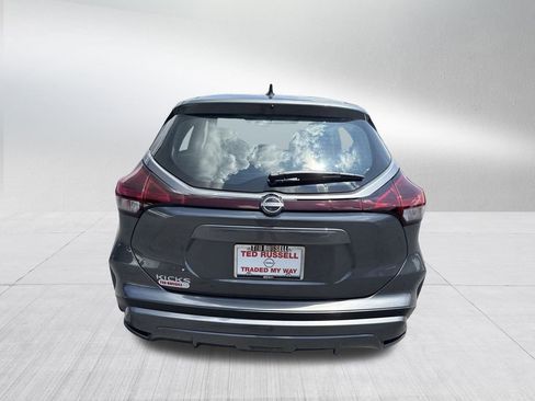 New 2025 Nissan Kicks Play S image 4