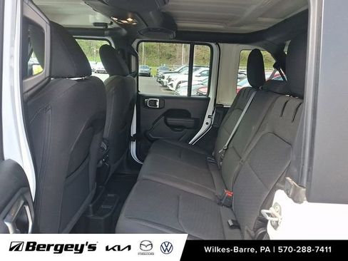 Used 2023 Jeep Wrangler Unlimited w/ Cold Weather Group AWD/4WD image 12