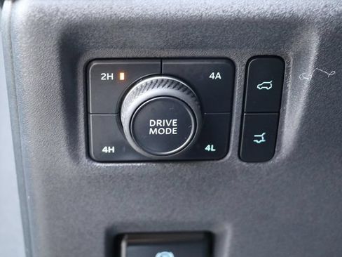 Used 2025 Ford Expedition Active AWD/4WD image 31
