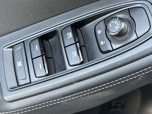 Used 2023 Subaru Forester Premium image 11