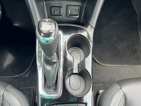 Used 2019 Chevrolet Cruze Premier FWD image 28