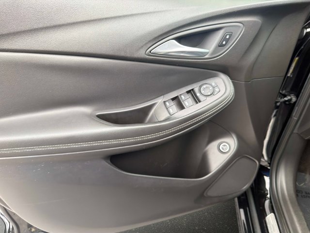 Used 2022 Buick Encore GX Select w/ Sport Touring Package FWD image 15