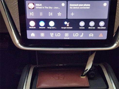 New 2025 Volvo EX90 Plus image 18