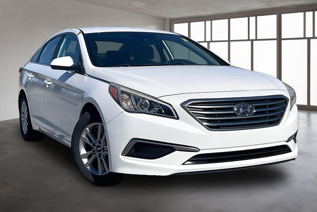 Used 2017 Hyundai Sonata SE FWD image 3