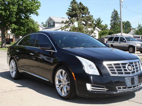 Used 2013 Cadillac XTS Premium FWD image 4