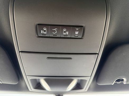 Used 2020 Dodge Grand Caravan SXT FWD image 31