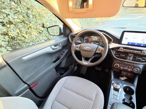 Used 2020 Ford Escape SE FWD image 30