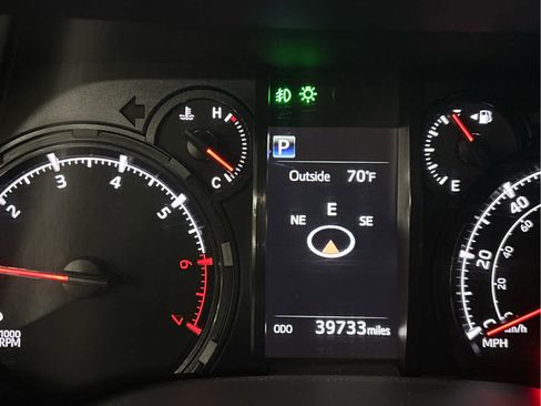 Used 2024 Toyota 4Runner SR5 Premium w/ Moonroof Package image 10