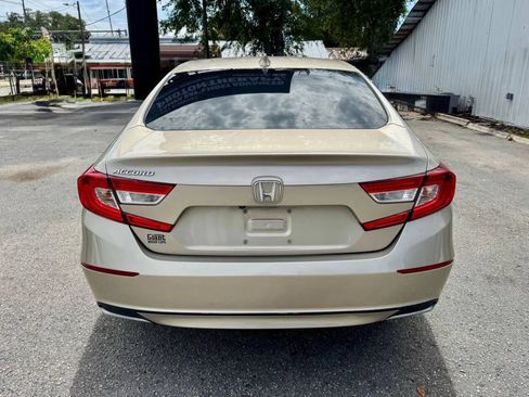 Used 2020 Honda Accord EX image 9