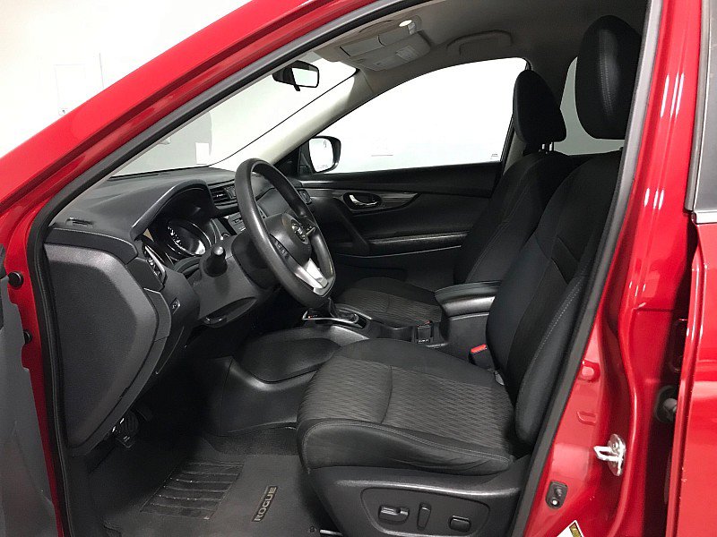 Used 2017 Nissan Rogue SV FWD image 10