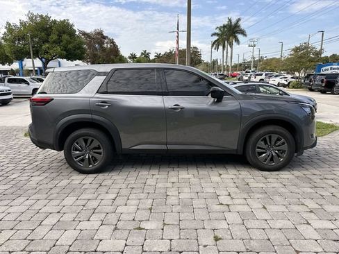 Used 2024 Nissan Pathfinder S FWD image 13
