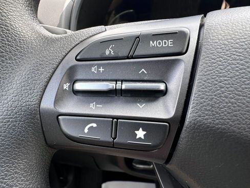 Used 2023 Hyundai Kona SEL AWD/4WD image 17