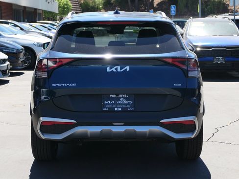 Used 2023 Kia Sportage EX AWD/4WD image 5
