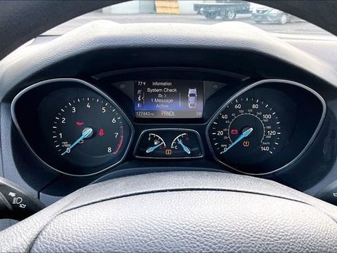 Used 2015 Ford Focus SE FWD image 22