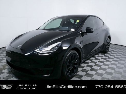 Used 2022 Tesla Model Y Long Range image 15