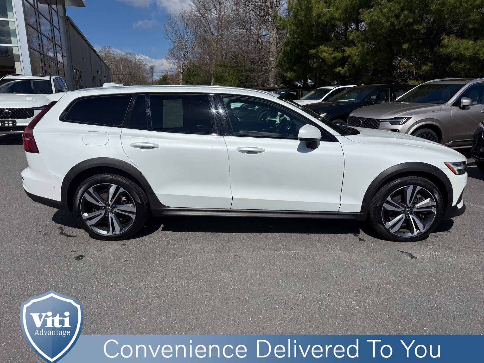 Certified 2025 Volvo V60 B5 Cross Country Plus AWD/4WD image 9