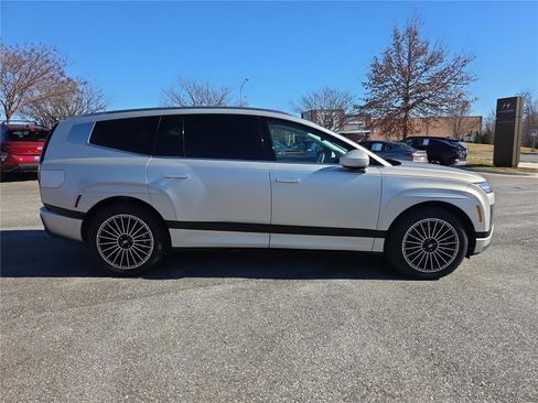 New 2026 Hyundai Ioniq 9 Calligraphy image 3