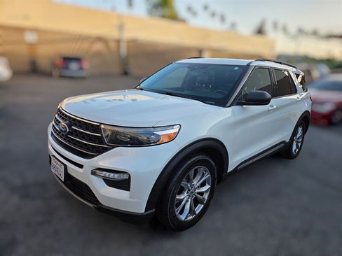 Used 2020 Ford Explorer XLT w/ Equipment Group 202A RWD image 1