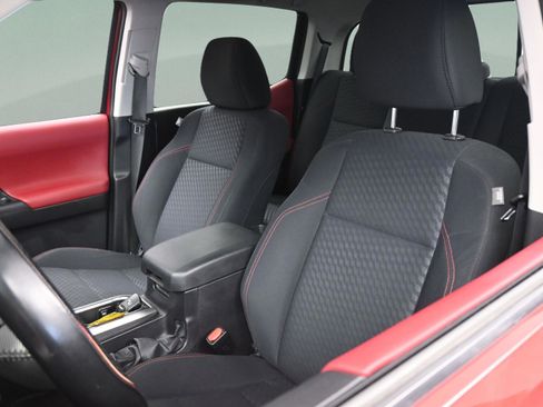 Certified 2023 Toyota Tacoma SR5 AWD/4WD image 35