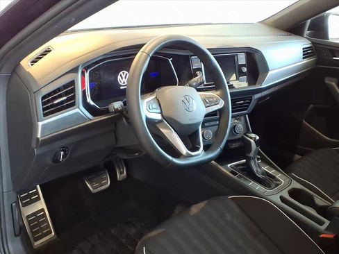 Used 2024 Volkswagen Jetta Sport image 9