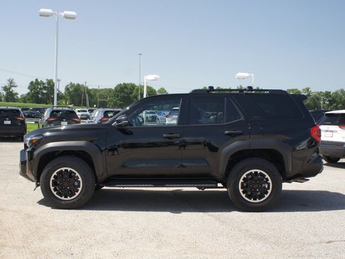 Used 2025 Toyota 4Runner TRD Off-Road Premium AWD/4WD image 13