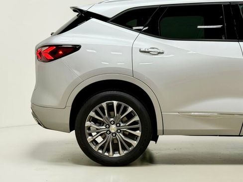 Used 2020 Chevrolet Blazer Premier w/ Driver Confidence II Package AWD/4WD image 16