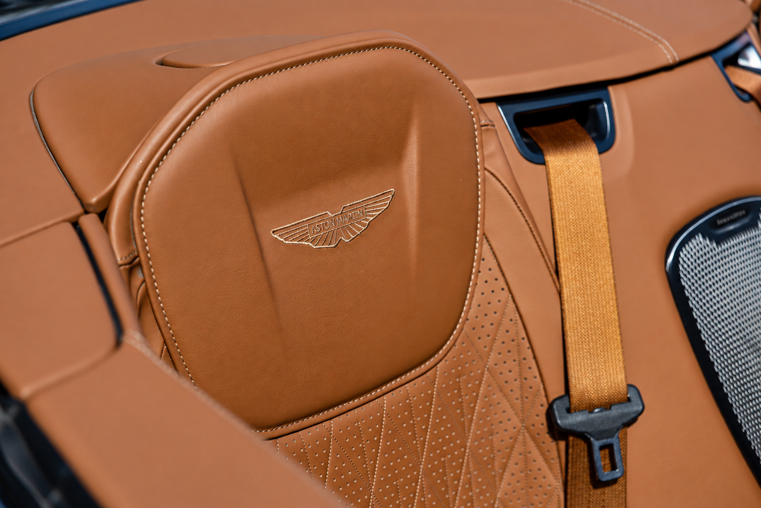 Used 2024 Aston Martin DB12 Convertible RWD image 26