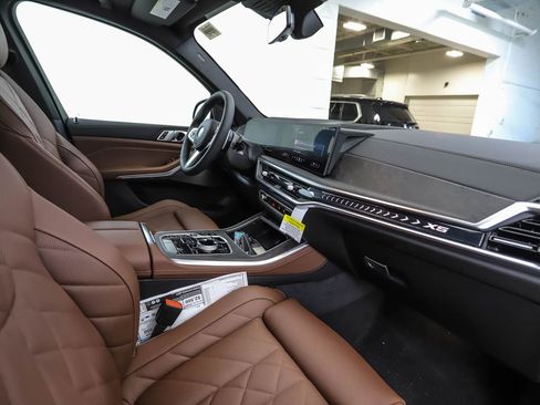 New 2026 BMW X5 xDrive40i w/ Executive Package image 30