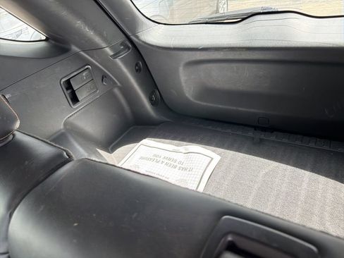 Used 2023 Chevrolet Equinox Premier AWD/4WD image 34