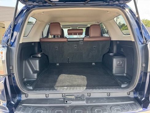 Used 2022 Toyota 4Runner Limited AWD/4WD image 10