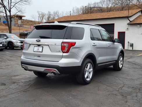 Used 2016 Ford Explorer XLT image 9