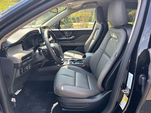 New 2026 Lincoln Corsair Premiere image 24