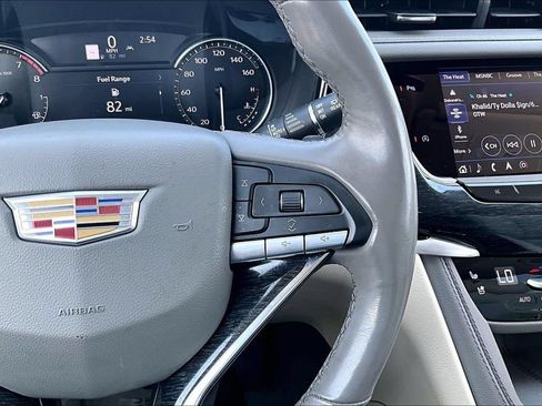 Used 2023 Cadillac XT6 Premium Luxury AWD/4WD image 7